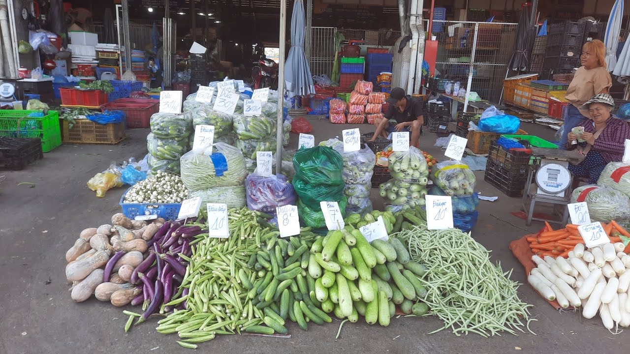 Khu rau chợ đầu mối bình điền mùng 6 tết khổ qua 10k cà chua 15k bắp cải 10k rẻ bèo 
