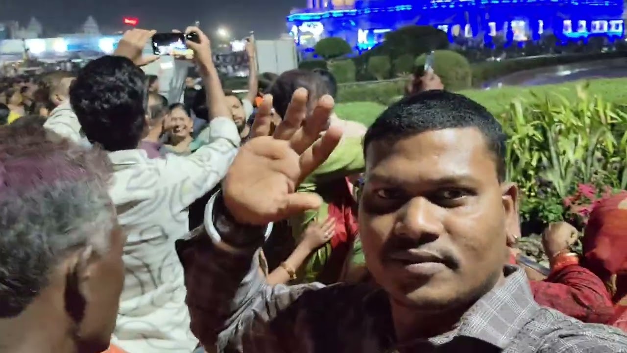 Vrindavan mein Prem Mandir Dekha🙏🙏🚩🚩🚩#radheradhe #jayshreeram 