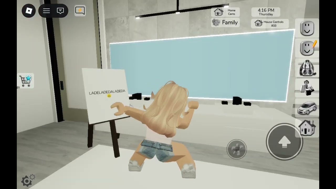 DaNcIn IN ThE MiRrOr SiNgInG IN ThE ShOWeR LaLaDeLaLaDaaaaa