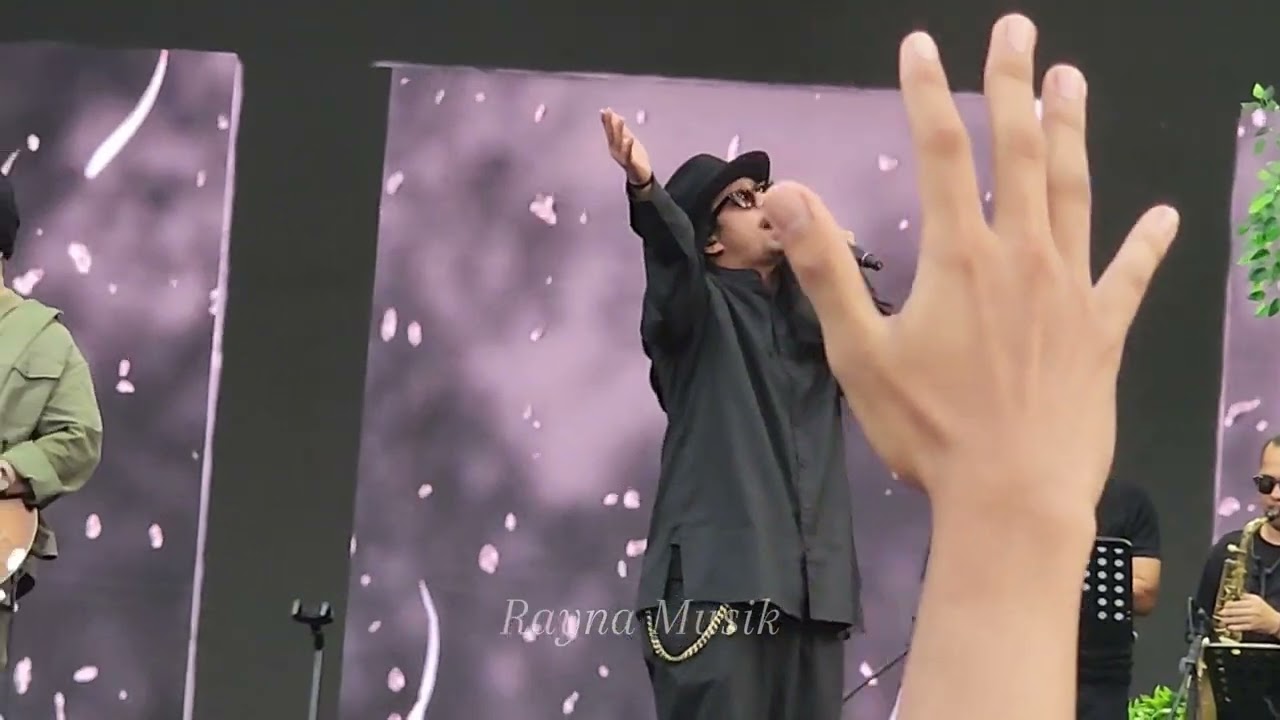 Musim Hujan - Sore feat Noh Saleh | Live at Synchronize 2024