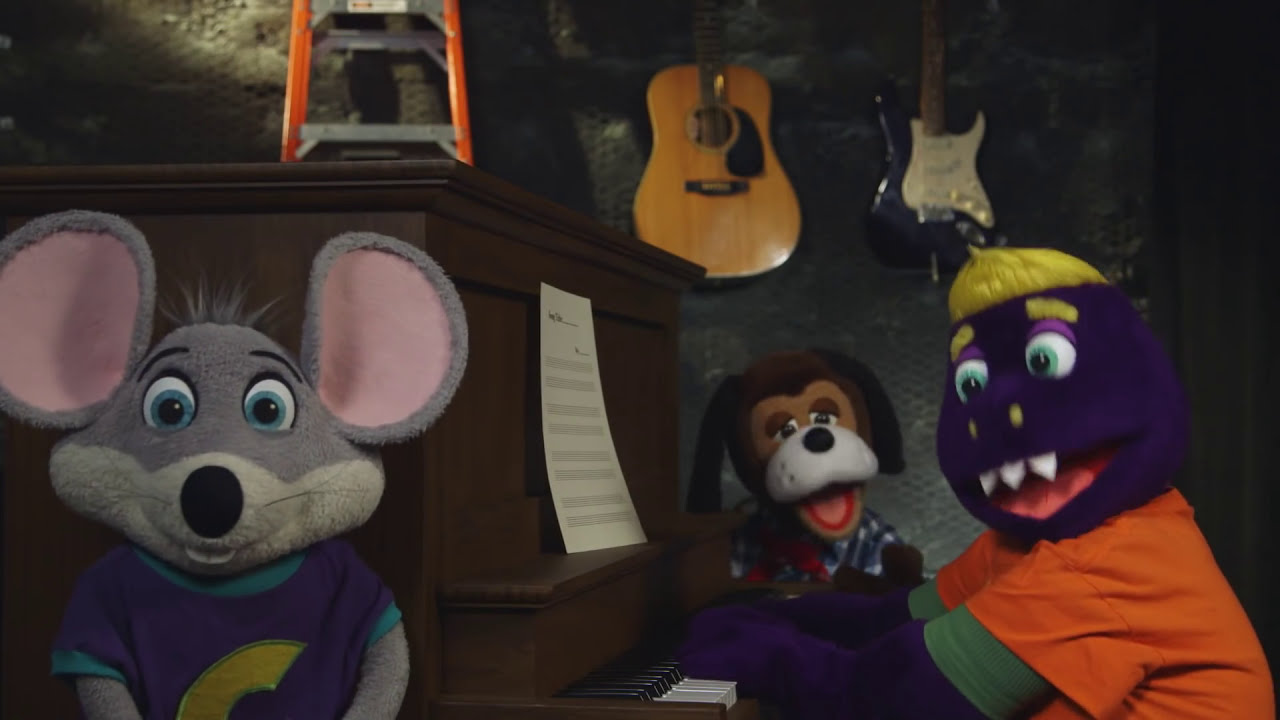 Munch & Jasper's Song Title | Chuck E. Cheese Silly Songs for Kids | Afternoon Fun Break