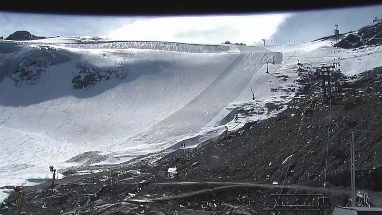 S&ouml;lden Rettenbach Glacier - From Summer to Winter Timelapse 2013