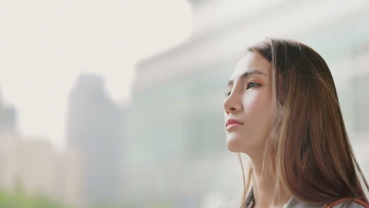 《那張被我拆掉的SIM卡》我把它帶走 世界卻開始碎掉 敲下去的那一刻 聲音比心跳還大