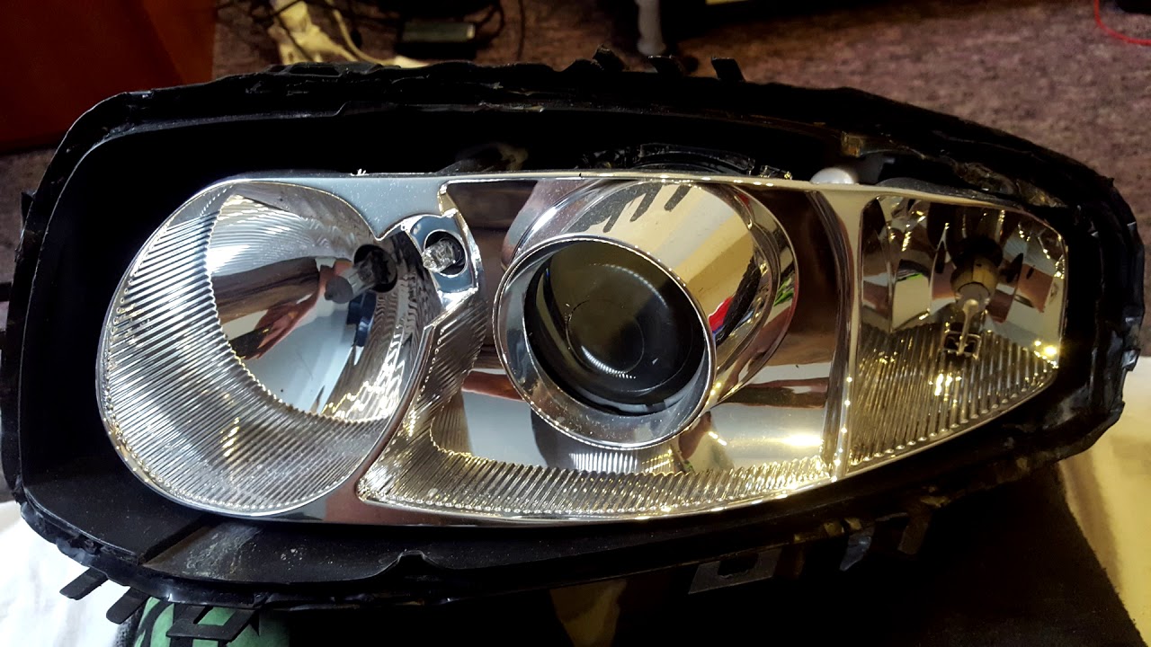Alfa Romeo Car headlight restoration