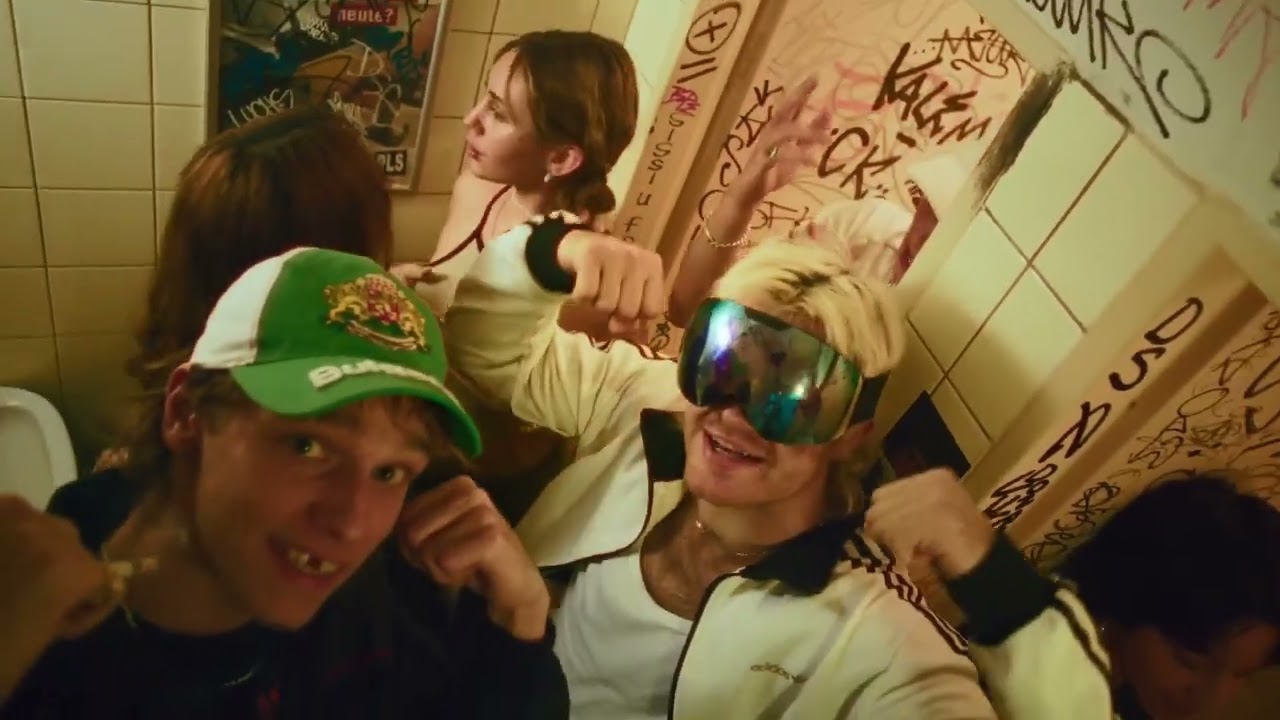 [FREE] Ski Aggu x Baby B3ns Type Beat - "Houseparty" (prod. pwl)