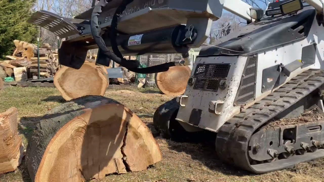 Mini skid steer log splitter attachment home made in action vs pin oak #diy #modified #logsplitter