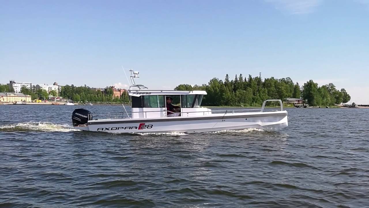 Axopar 28 in rough water