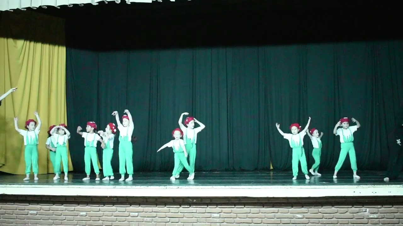 09-02   Honguitos 02 . Muestra Anual 2025 Escuela de Danzas Susana Rizzotto.