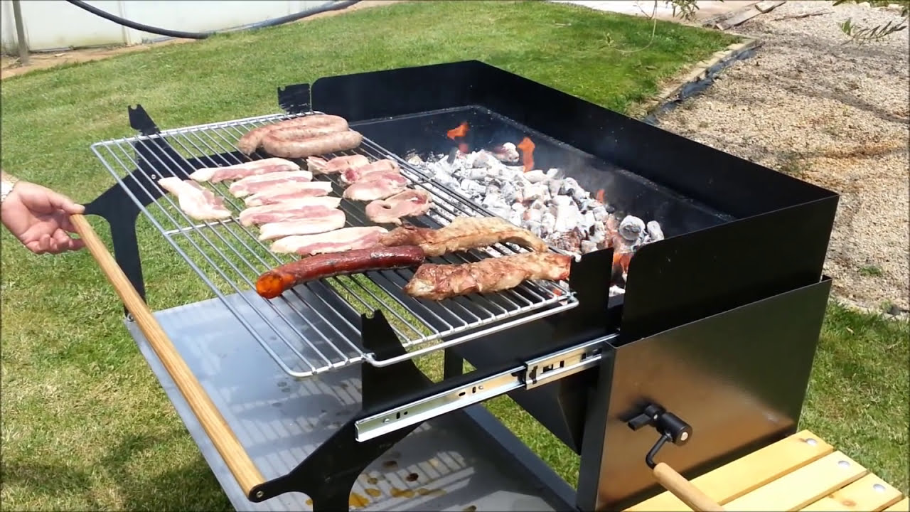 BBQ- Barbacoa de carbón y leña con parrilla elevable. Retira la parrilla del fuego sin esfuerzo.