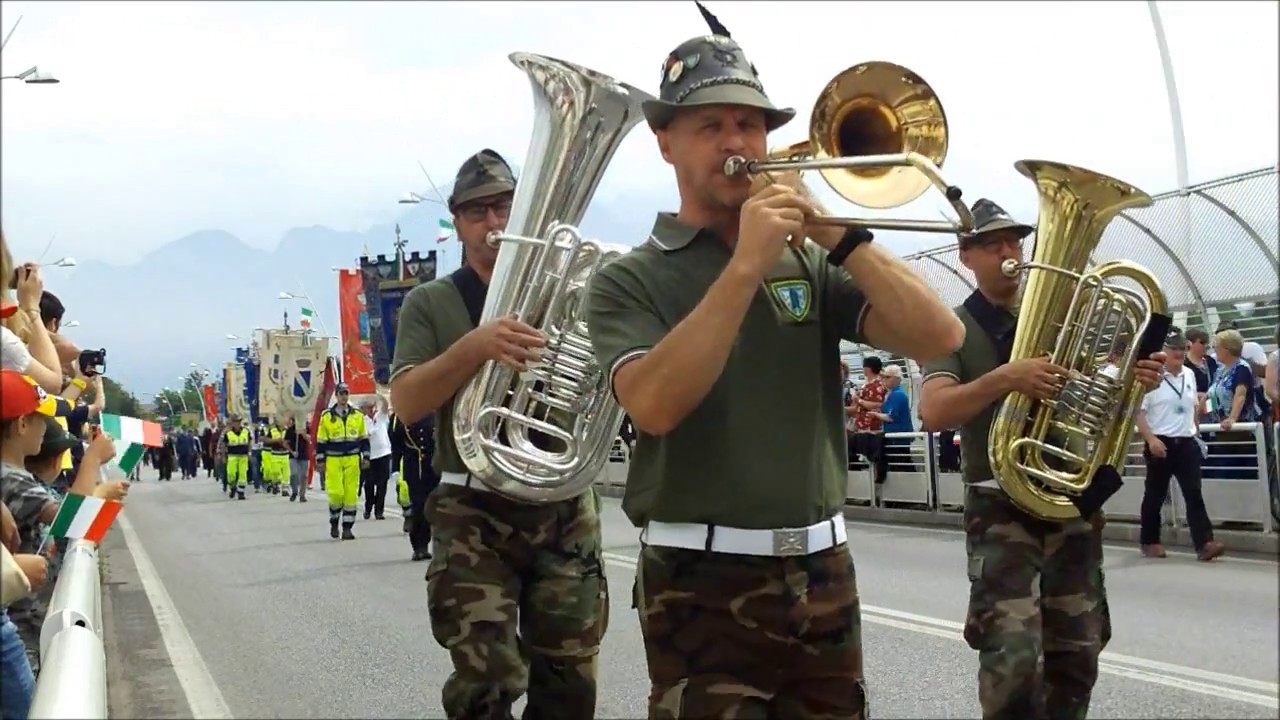Adunata Brigata Alpina Cadore 2017 - Sfilata Bande