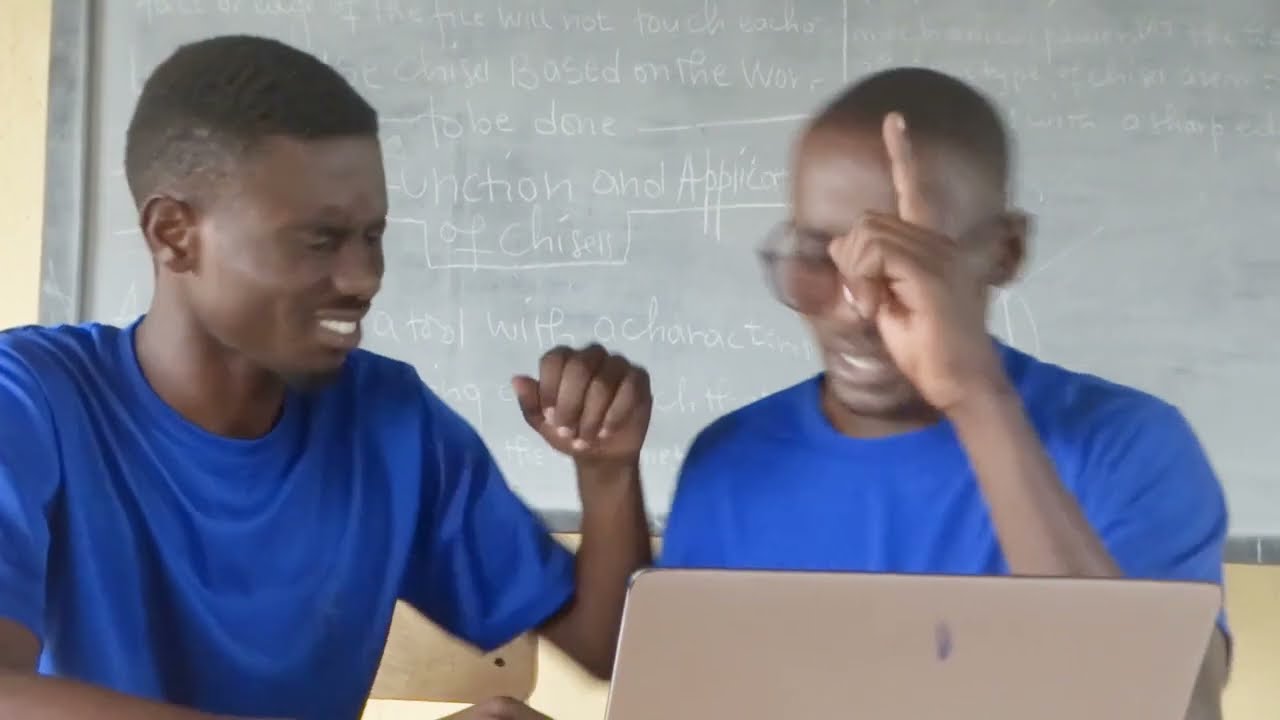THE CIRCLE FILM SEASON1: EP1 UMUNYESHURI YARI YIVUGANYE MURUMUNA WE KUBERA PHONE BARI KU ISHURI