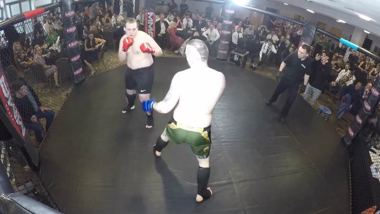 HULL | ULTRA MMA |  LUKE 'THE NUKE' MARTIN VS JAY 'MAD DOG' MUNRO