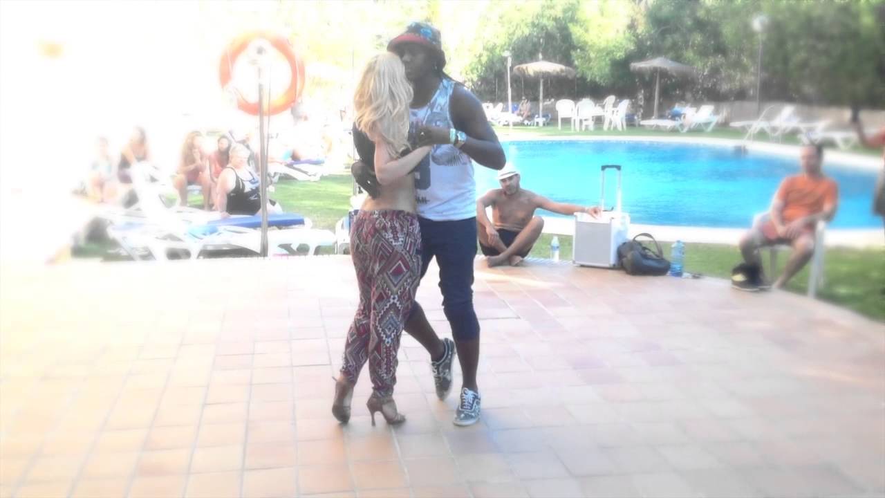 Enah & Carolina improvisation in Sevilla