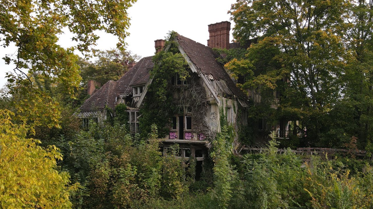 Glauque-Land : Domaine des III Colonnes (2021) #urbex #drone
