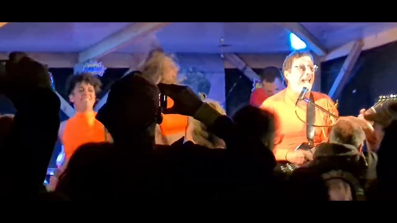 DIDIER SUPER ET SON GROUPE DISCOUNT - Eternal Flame (The Bangles) - 07/06/2024 - LE BAL DES MOUTONS