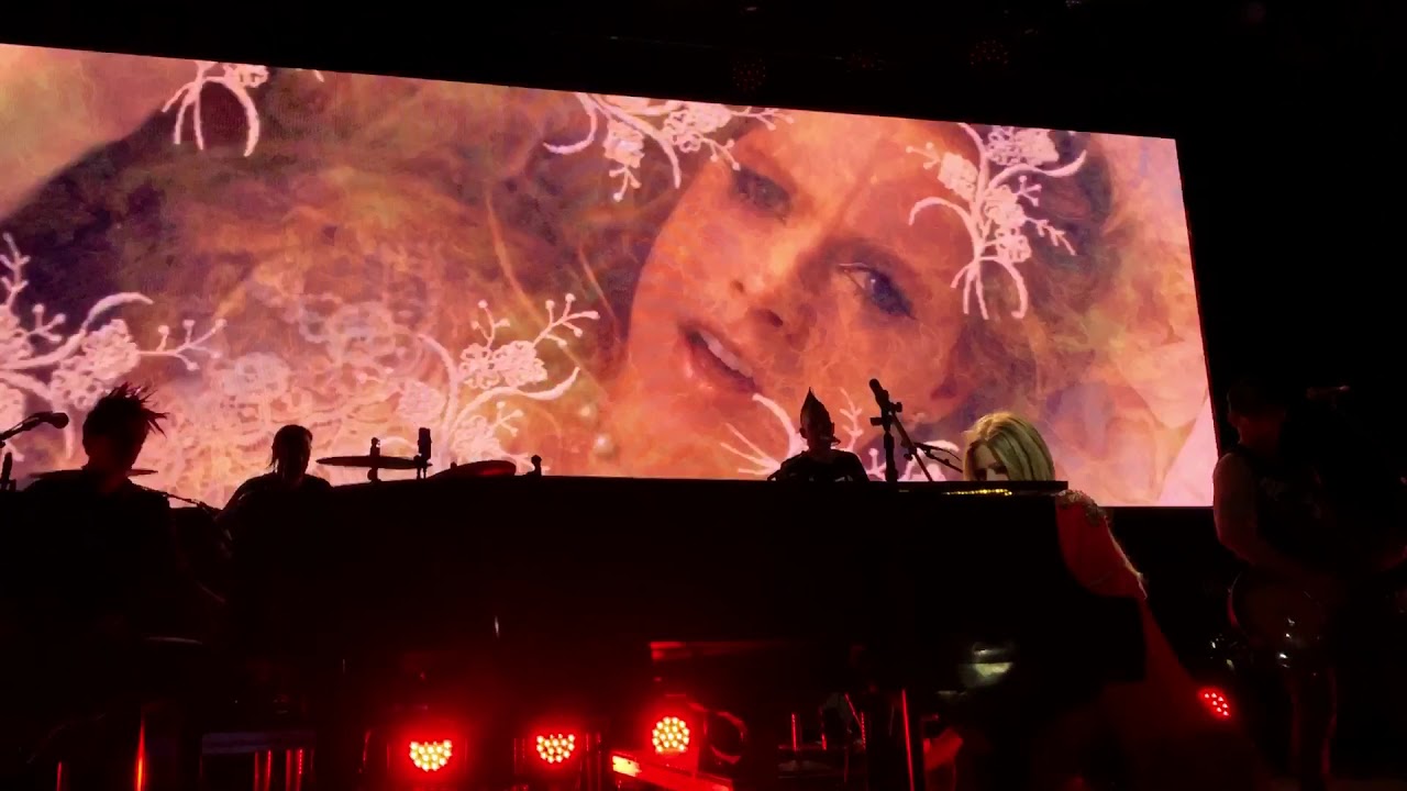 Avril Lavigne - I Fell In Love With The Devil [Live] - 9.21.2019 - Paramount Theatre - Denver, CO