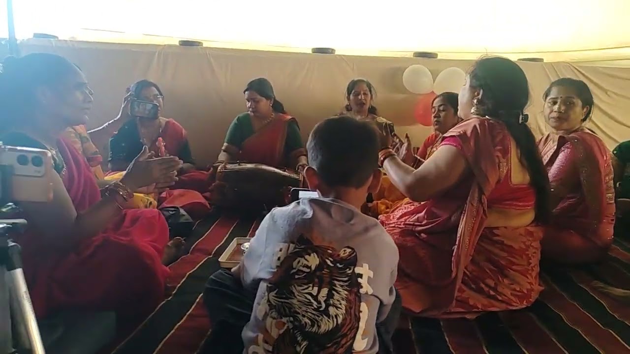 सोहर क्या गजब का सोहर है आप लोग पूरा सुनना कमेंट करके बताना