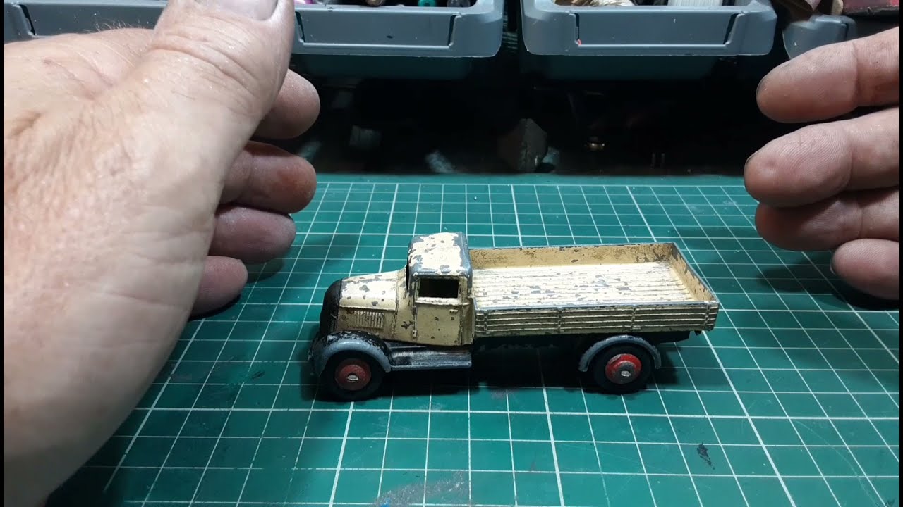 Реставрация игрушечных вагонов Dinky серии 25 1946/50
