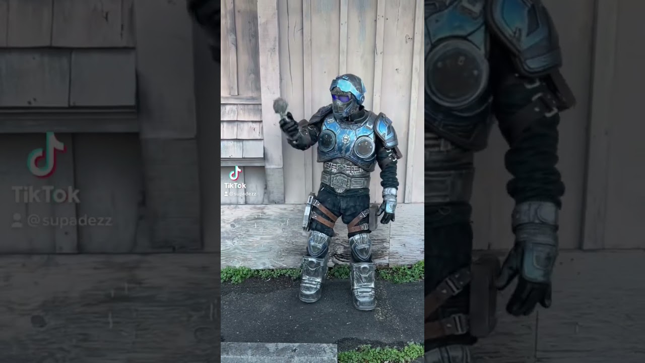 Ben Carmine from Gears of War #gearsofwar #cosplay #fail