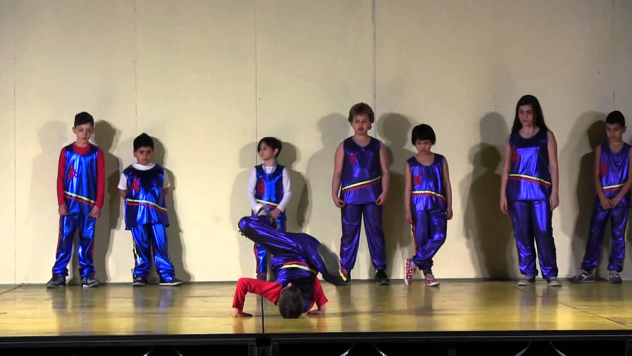 Esibizione del gruppo Break Dance 6 / 12 anni