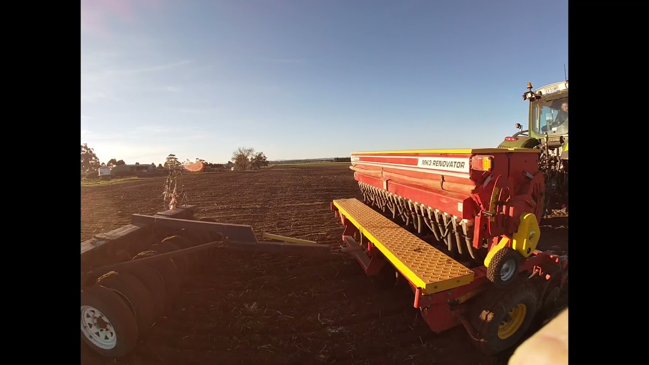 Sowing wheat with fendt 720 and Duncan mk3 renovator seed drill