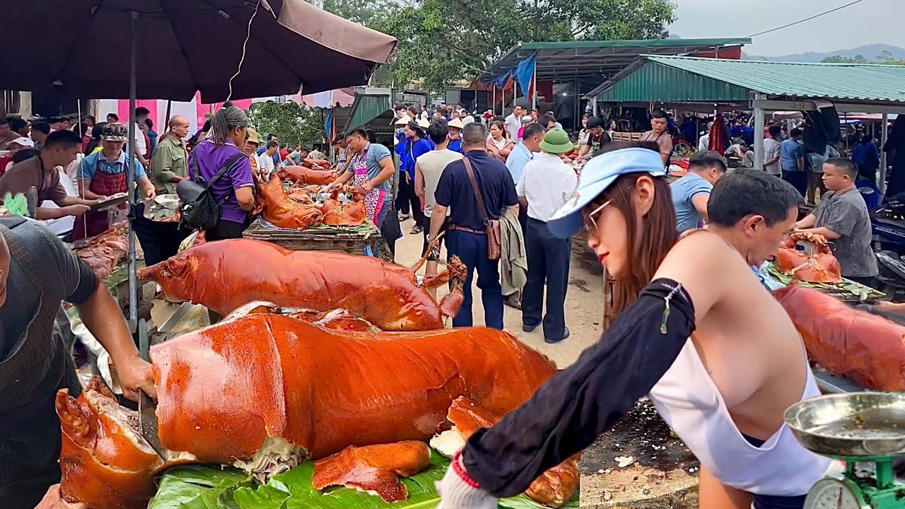 Shocking! Dozens of whole roasted pigs sold out quickly.