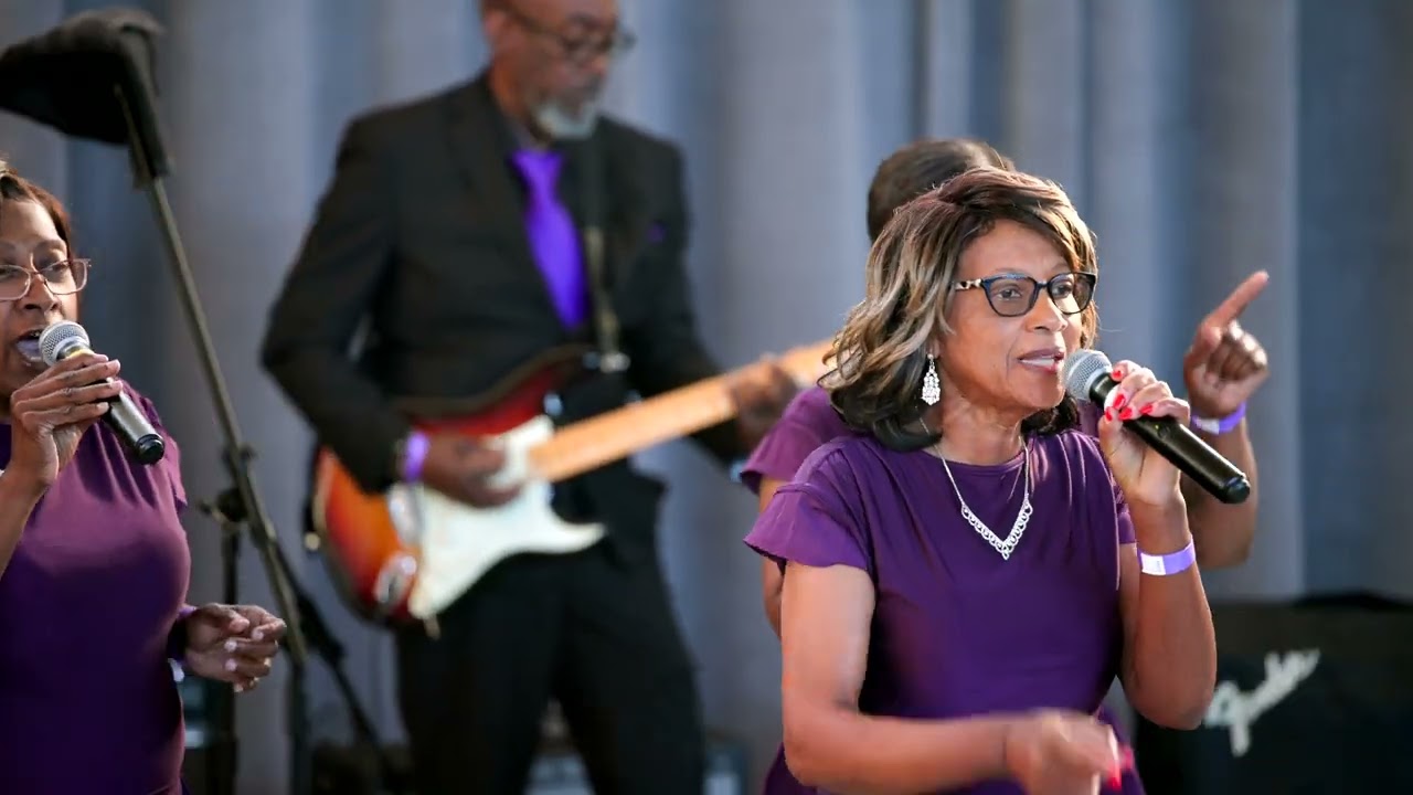Ruth Black & The Harmonettes 