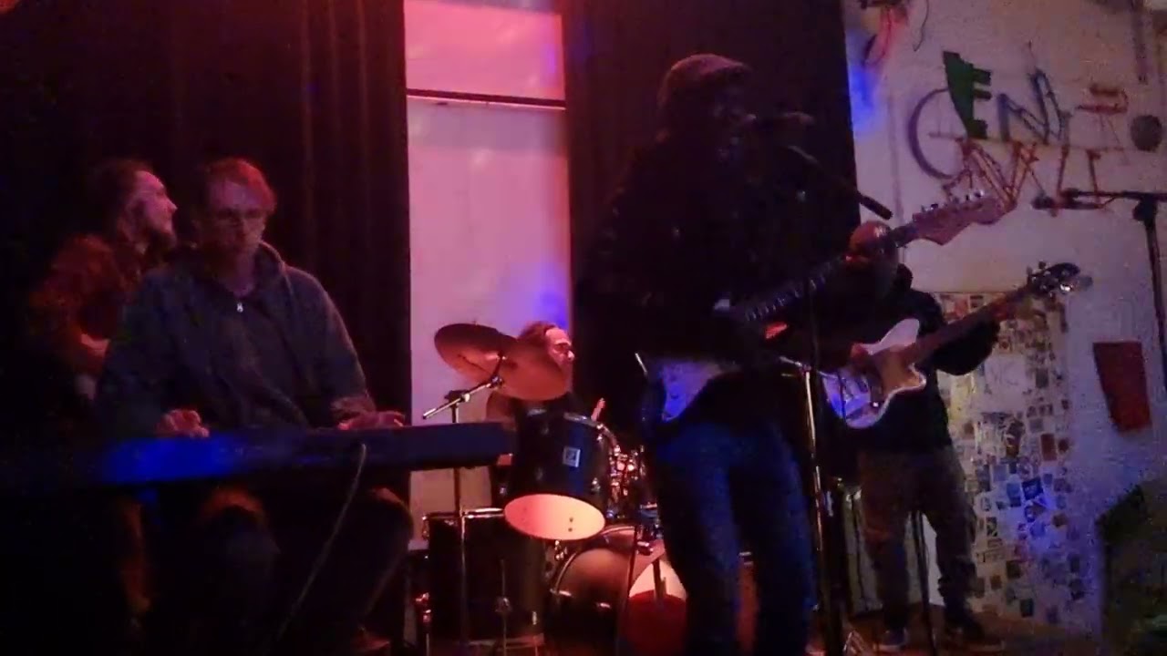 DJIAKAARLO BAND