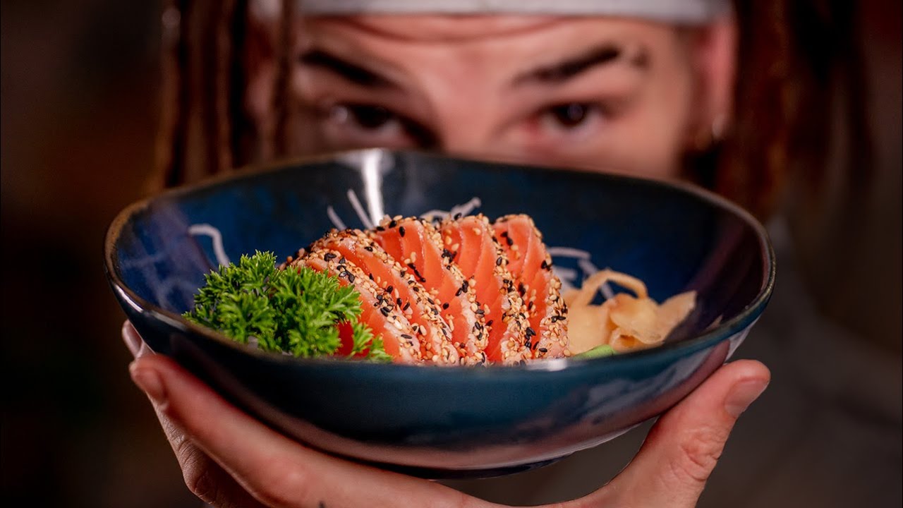 Sashimi de Salm&atilde;o na CROSTA DE GERGELIM | Como fazer Sushi