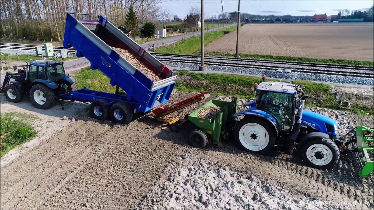 Aardappels poten / Planting potatoes / Kartoffeln pflanzen / New Holland / Hassia /Lely/ Kverneland