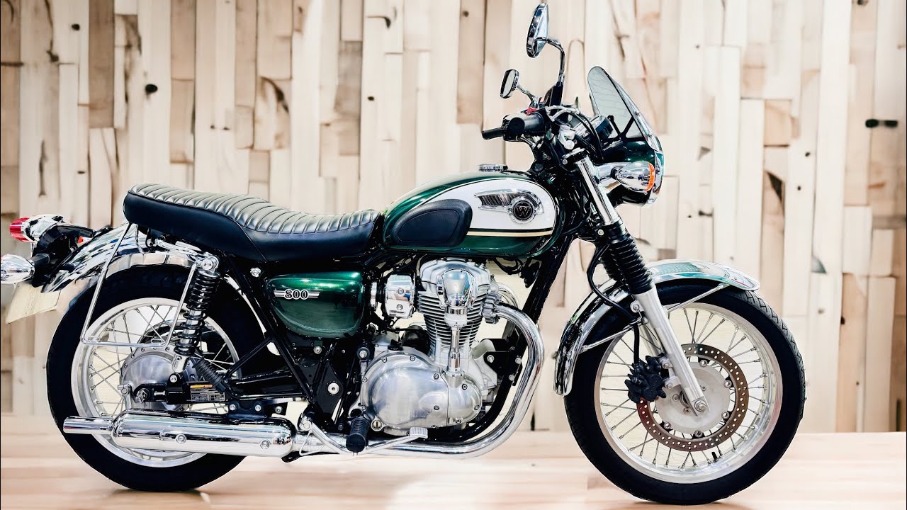 Kawasaki W800 ปี17 รถสีเขียว สีเดิมทั้งคัน ใช้น้อย 18xxxกิโล รถออกศูนย์ เจ้าของเดียว มือเดียวในเล่ม