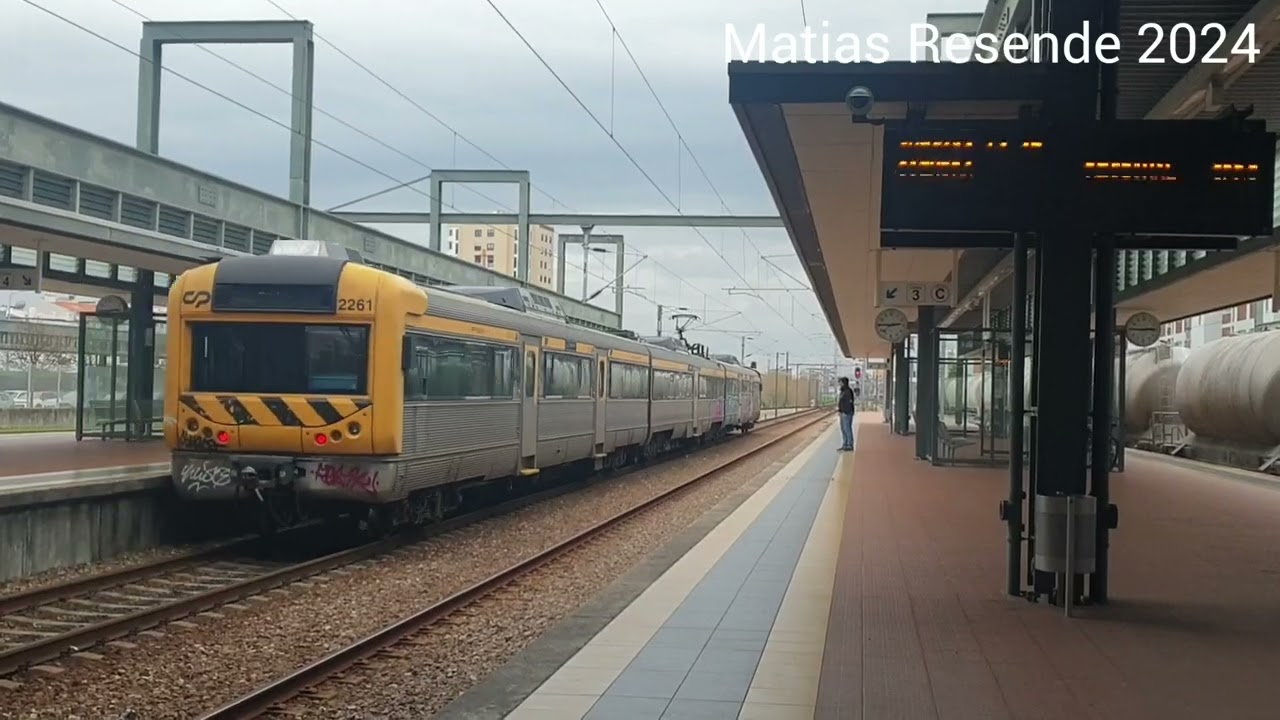 Estação de Aveiro com regionais alfa Pendular e duas Medway Joana e Áurea