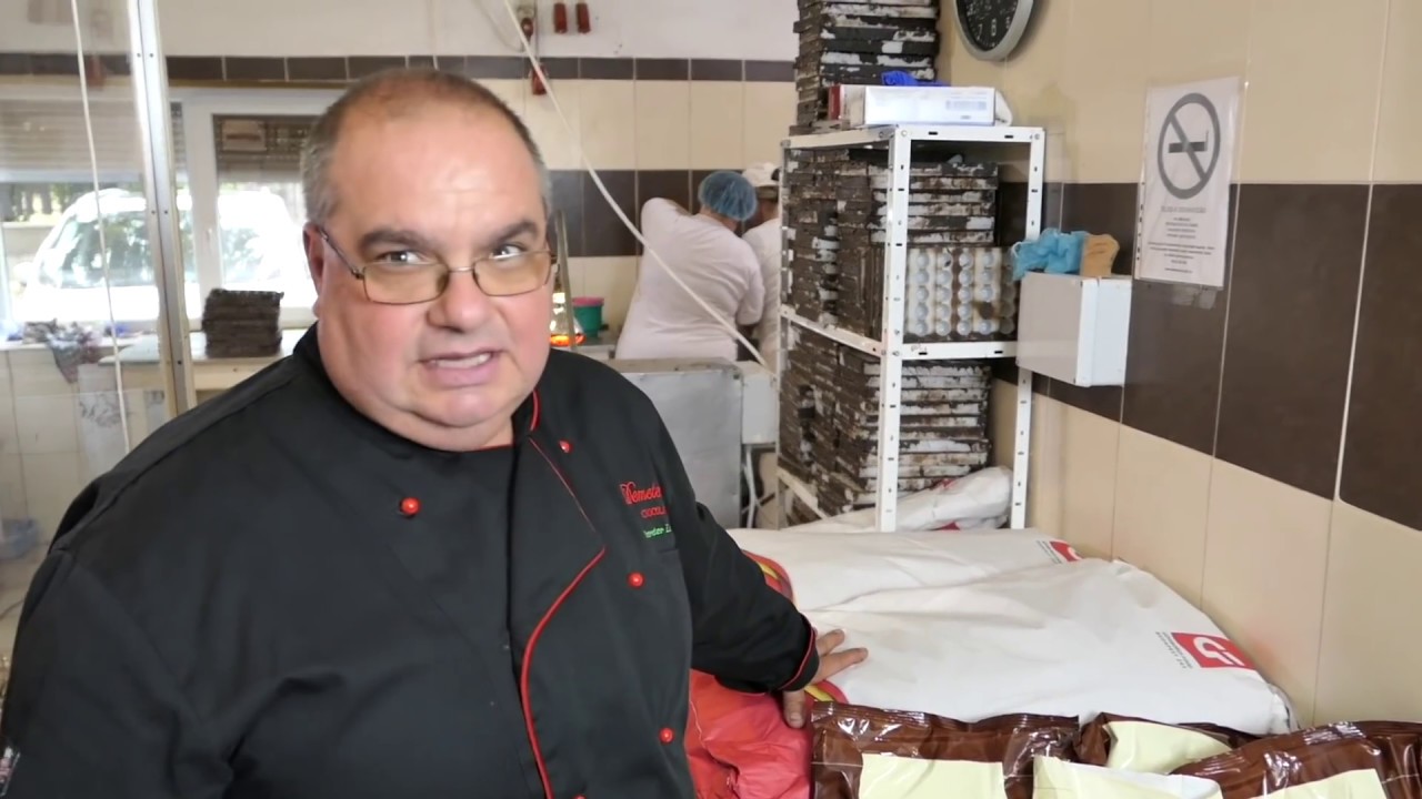 Csokimanufaktúra konyakmeggyes, szilvapálinkás, sóskaramellás szaloncukorral