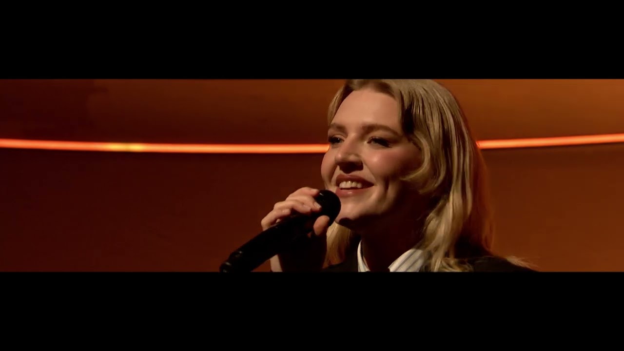 Self Esteem - The Deep Blue Okay Alt Version | The Jonathan Ross Show