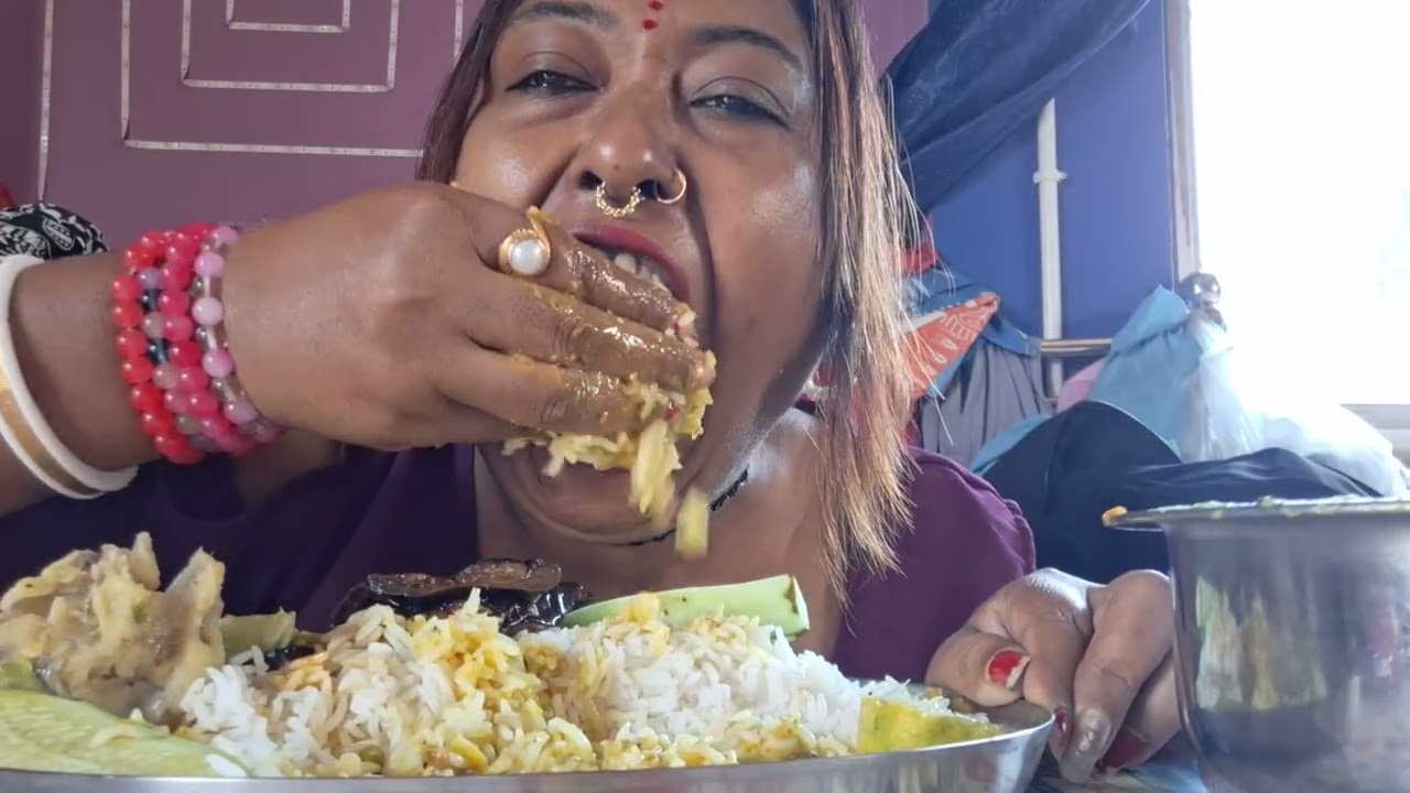 Lunch time m dal rice vegetables chokha khye tovideo dekho 