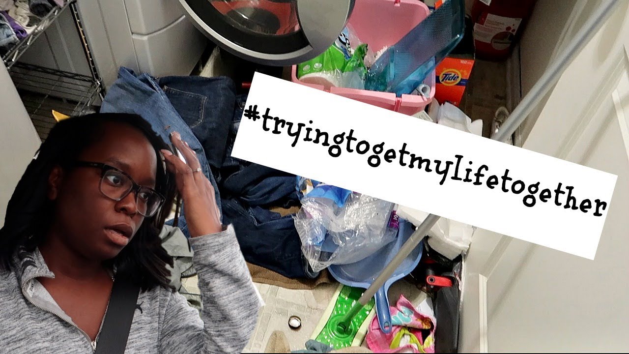 Vlogmas 2017| Decluttering my Life!