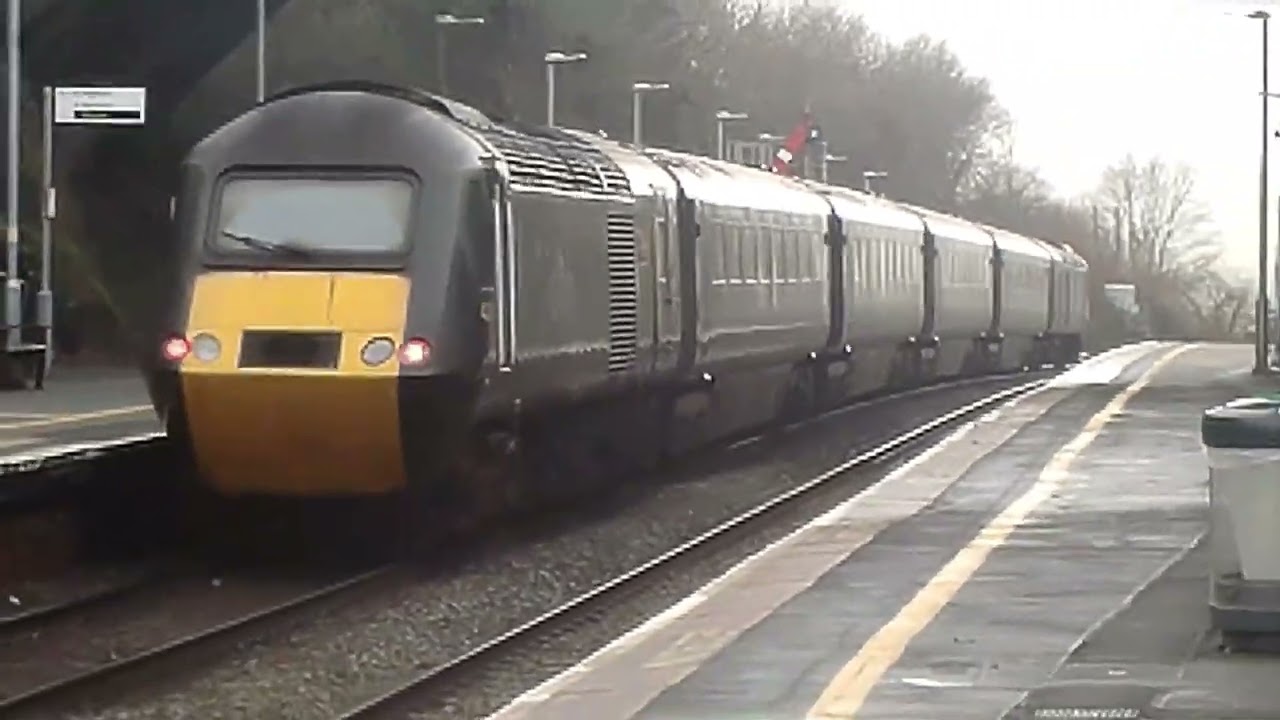 Liskeard railway station in cornwall saw trains Viaduc we see class158 class43 in gwr and class800
