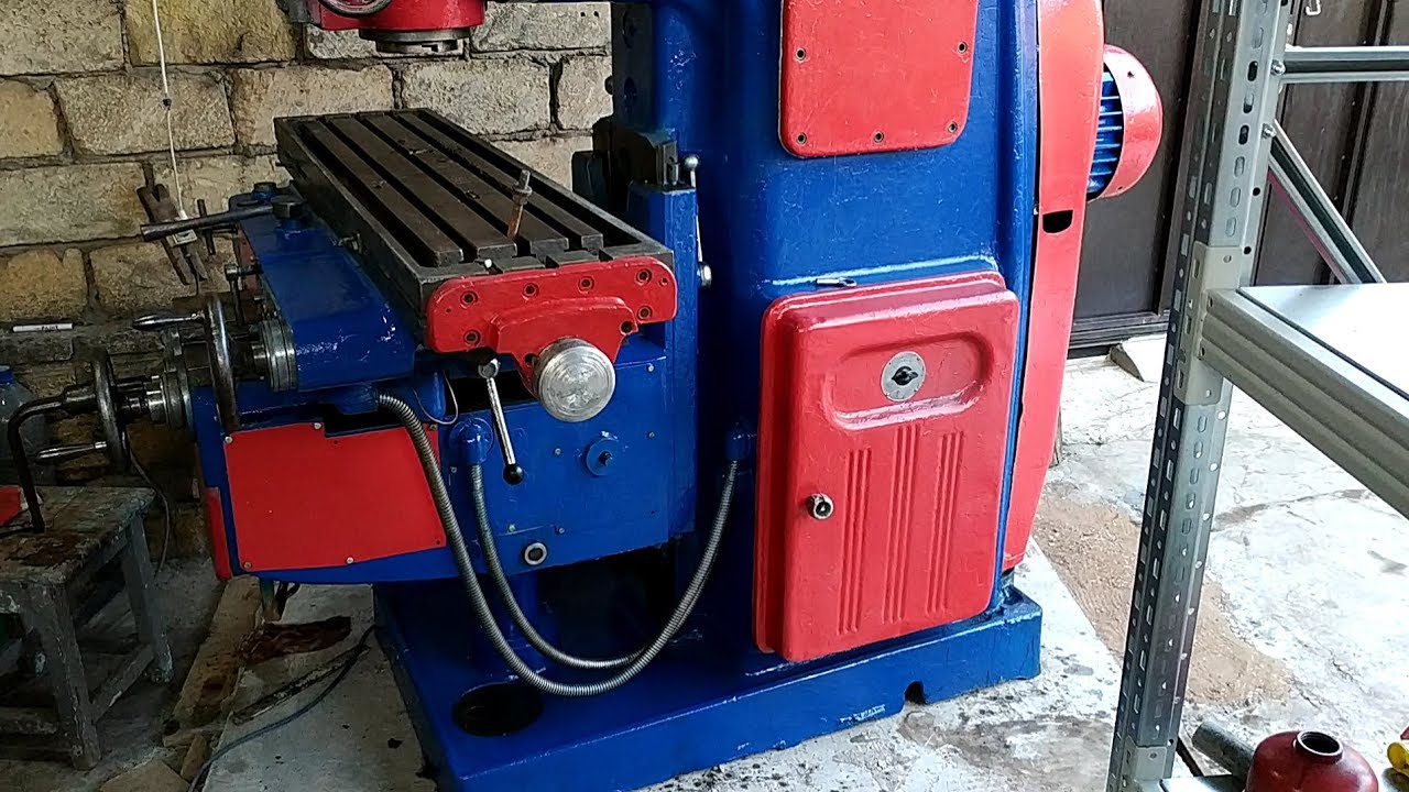 Станок готов к работе. Фрезерный 6м12п