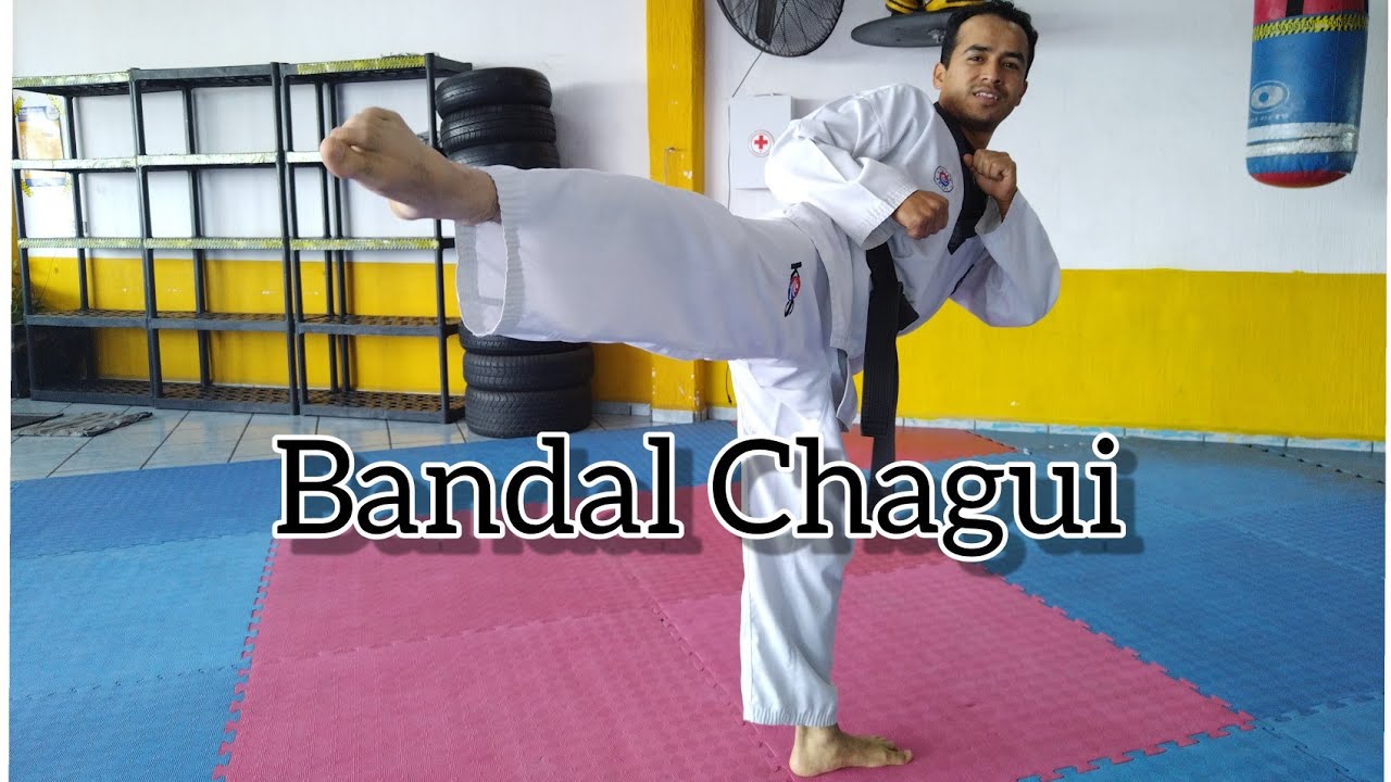 Tecnica de la patada Bandal Chagui 🥋
