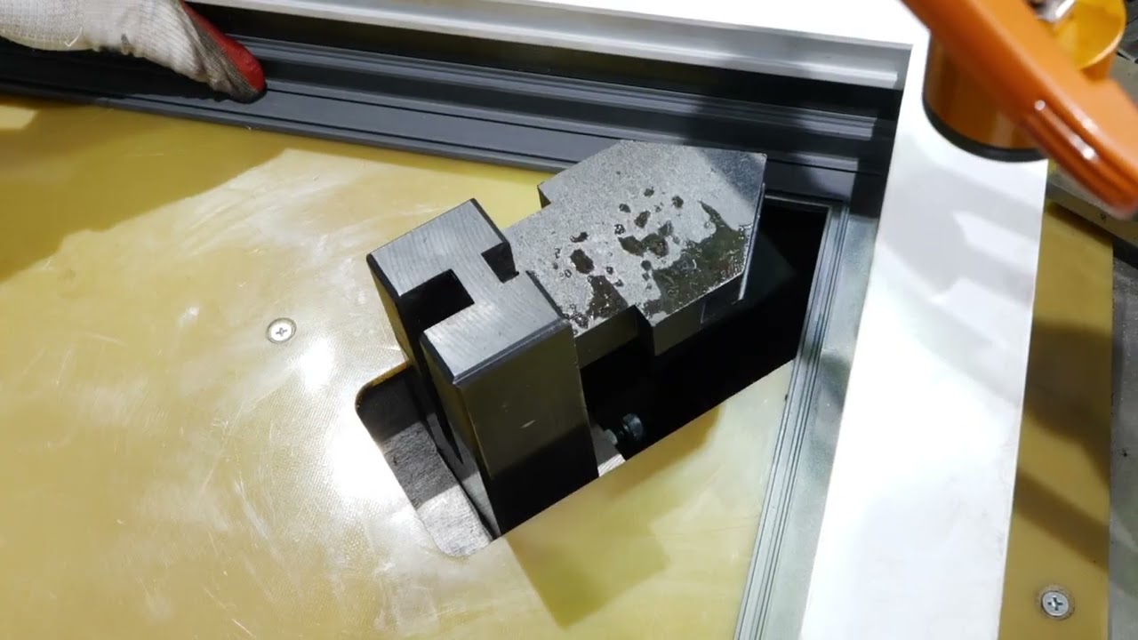 Aluminum Window Corner Joint Machine