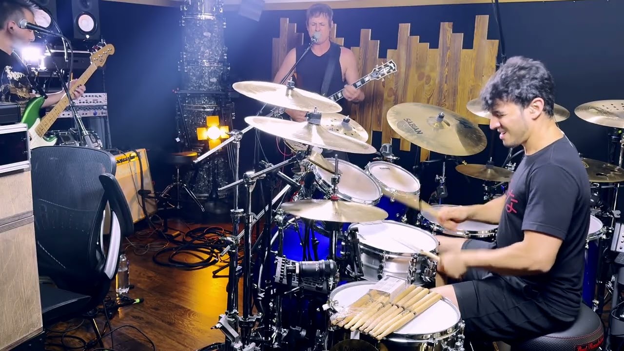 MAGNETICO - AVALANCHE - BRUNO VALVERDE, RAFAEL MOREIRA and BEN WHITE
