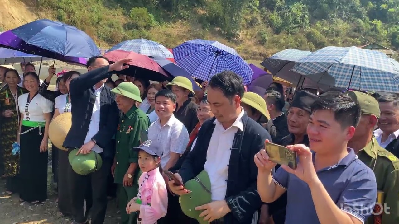 Lễ Gội Đầu dân tộc Thái trắng Lê Lợi trưa 30 tết…!