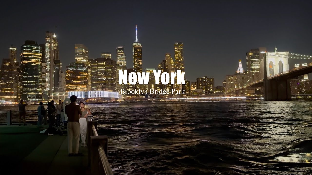 New York City Walking Brooklyn Bridge Park 4K &bull; night views of Manhattan skyline