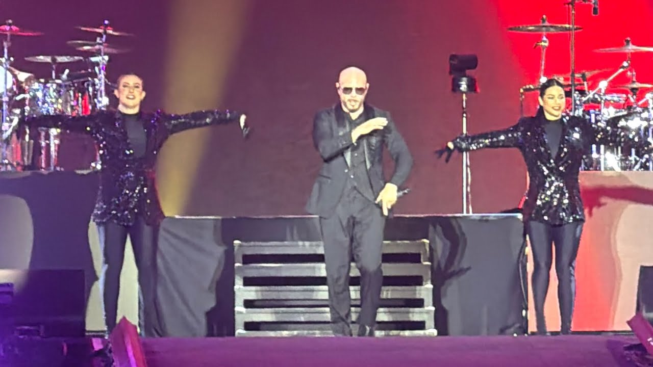 Mr. Worldwide @Pitbull had the whole place on fire.🔥🕺🏻 @MDLBEAST  #soundstorm #riyadh 