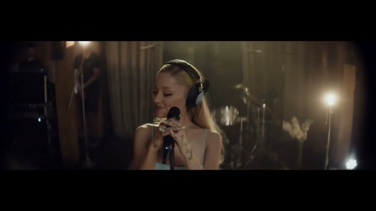 Ariana Grande live London Full show