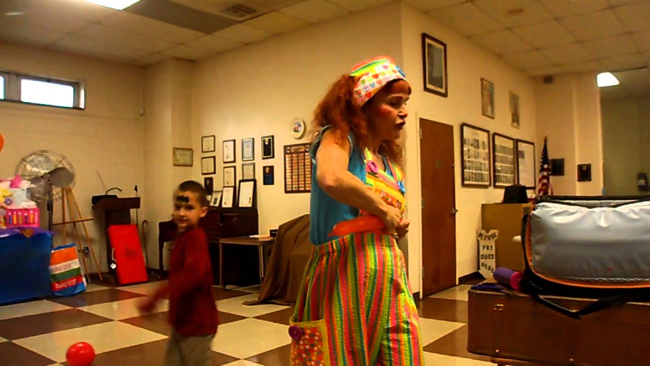 Balloon Twister - Balloon Artist - Party Entertainment