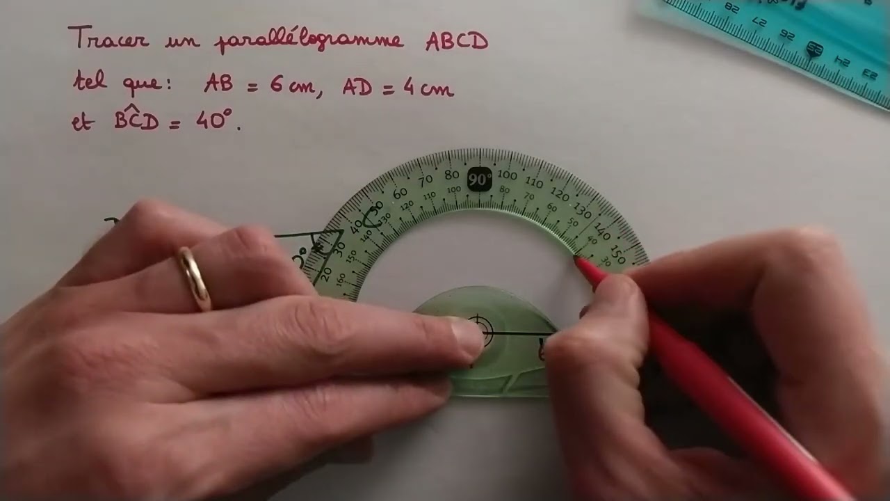 Tracer un parallélogramme ABCD tel que AB = 6 cm, AD = 4 cm et BCD = 40°