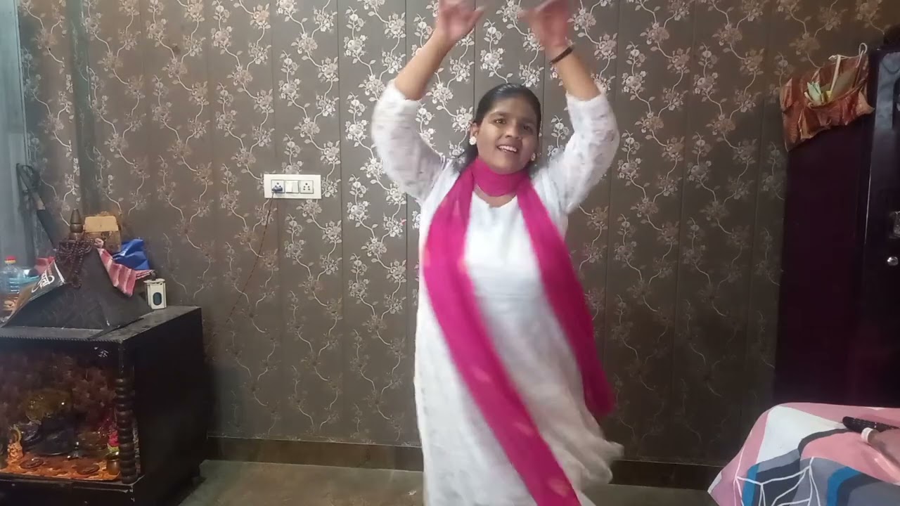 #Happy Holi in advance # trending song #viral#sparkledanceclass #like #comment #subscribe 
