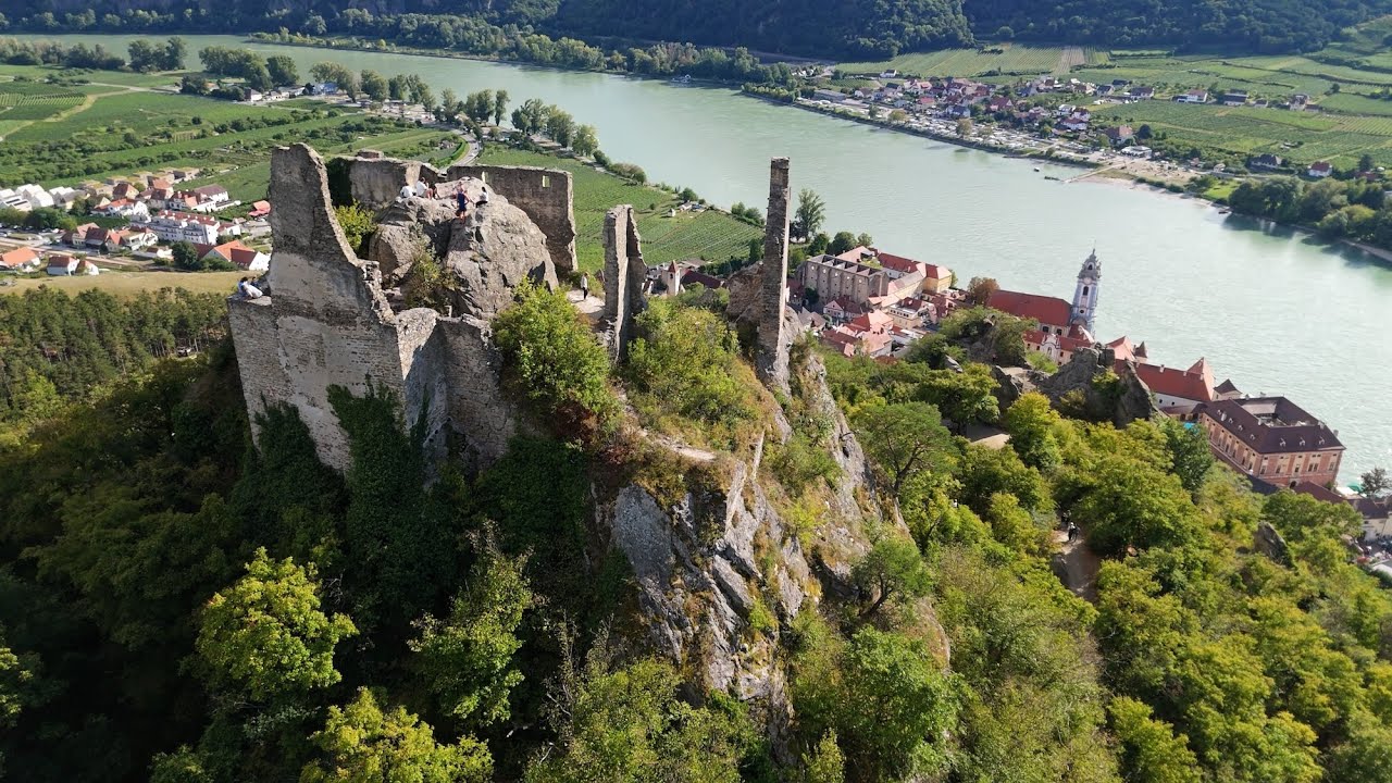 DÜRNSTEIN on the Danube, Wachau, LOWER AUSTRIA (4K)
