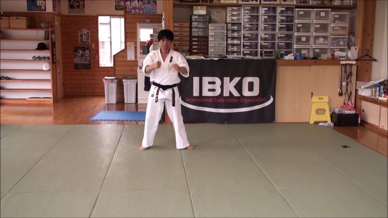 極真空手　型　撃砕小（げきさい　しょう）